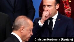 Emmanuel Macron și Recep Tayyip Erdogan. 
