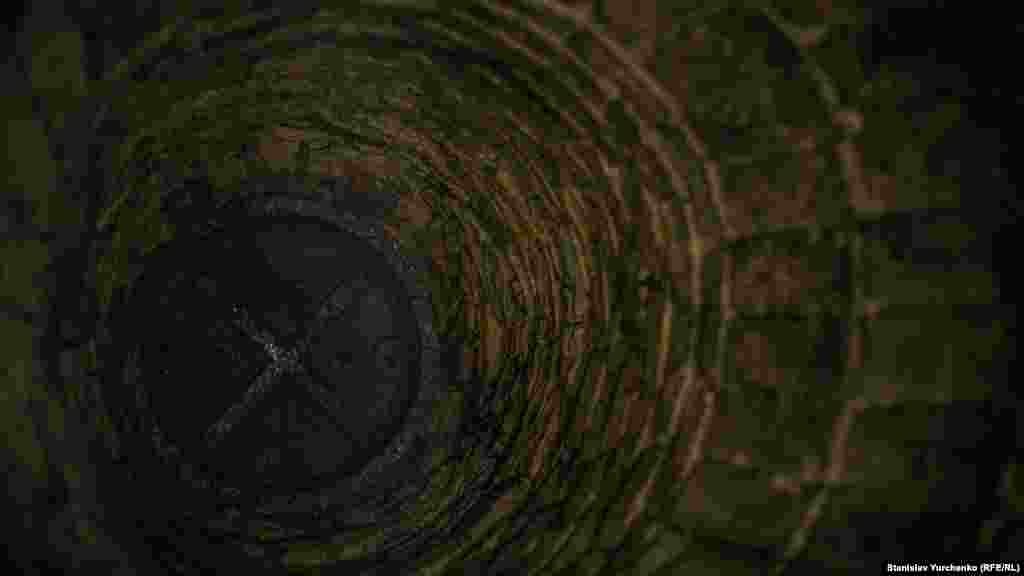 Не варто плутати підземні ріки і дренажні штольні з каналізаційними системами. Тут немає неприємних запахів &ndash; завданням цих комплексів є відведення дощової води до Дніпра.