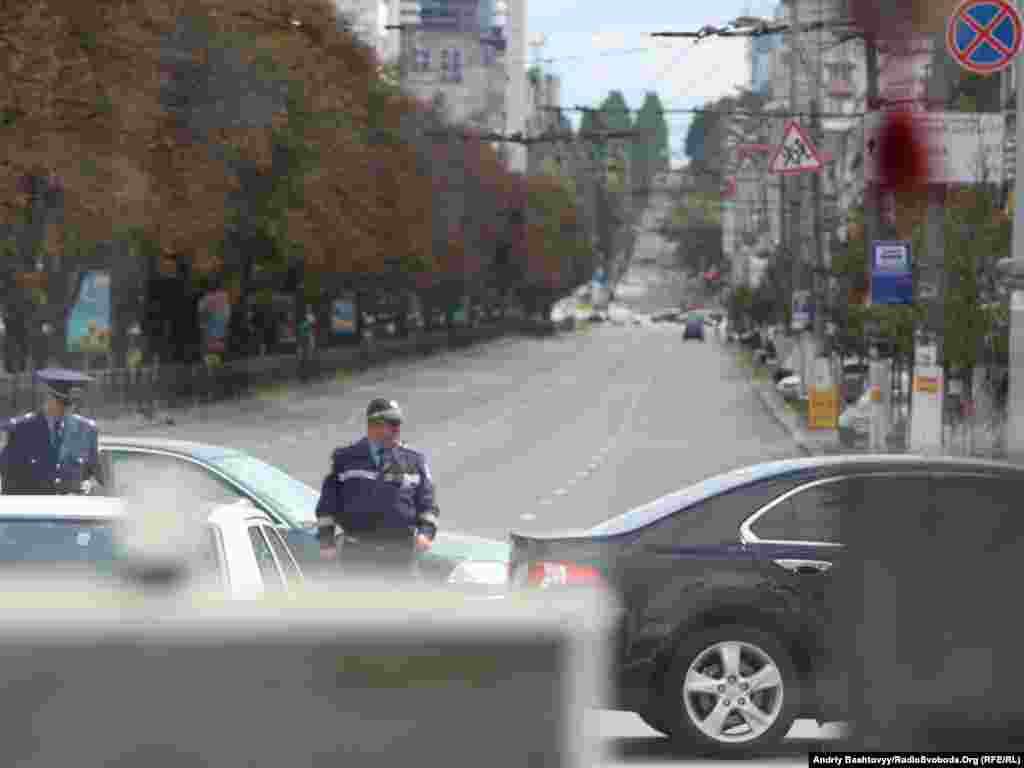 Міліція обмежила рух транспорту у центральній частині Києва під час святкування Дня Незалежності.