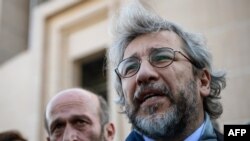 رییس جمهوری ترکیه پیشتر به جان دوندار (صاحب عکس) هشدار داده بود که به خاطر انتشار گزارش جمهوریت «بهای سنگینی خواهد پرداخت».