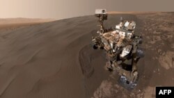  سلفی کاوشگر کیاروسیتی در مریخ. ۳۱ ژانویه ۲۰۱۶