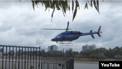 Helikopter száll fel a budai Slachta Margit rakpartnál 2022. július 31-én