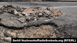 Внаслідок обстрілу було частково зруйновано двоповерховий житловий будинок (фото ілюстративне)