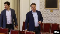 Бившият премиер Кирил Петков и бившият вицепремиер Асен Василев.