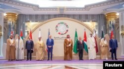 عکس دسته‌جمعی سران کشورهای حاضر در نشست امنیت و توسعه جده که روز ۱۶ ژوئیه (۲۵ تیر) برگزار شد