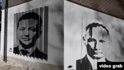 На последней графити Inkuzart изображены портреты Путина и Зеленского под разными углами.