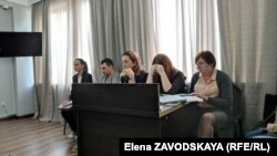 Представители Алины Айба