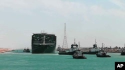 Чотиристаметровий контейнеровоз Ever Given із вантажем понад 18 тисяч контейнерів із Азії до Європи, який застряг 23 березня в найвужчій ділянці Суецького каналу в Єгипті і заблокував цей водний шлях, вдалося зняти з мілини 29 березня