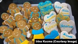 Kolačići koje su volonteri ukrajinskog Kriznog štaba napravili za Dan nezavisnosti Ukrajine 24.avgusta 2022.
