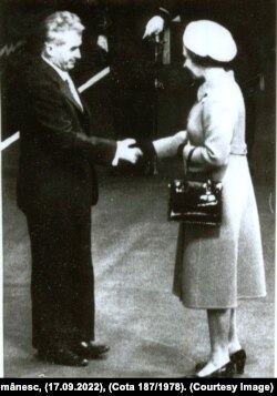 Întâlnirea dintre Regina Elisabeta a II-a și Nicole Ceaușescu, un moment planificat cu luni înainte.