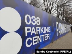 Parkingu nëntokësor po ndërtohet nga Komuna e Prishtinës dhe pritet që ai të përfundojë deri në fund të vitit 2021.