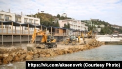 Роботи на кримському узбережжі, зруйнованому штормом у листопаді 2023 року. 8 листопада 2024 року