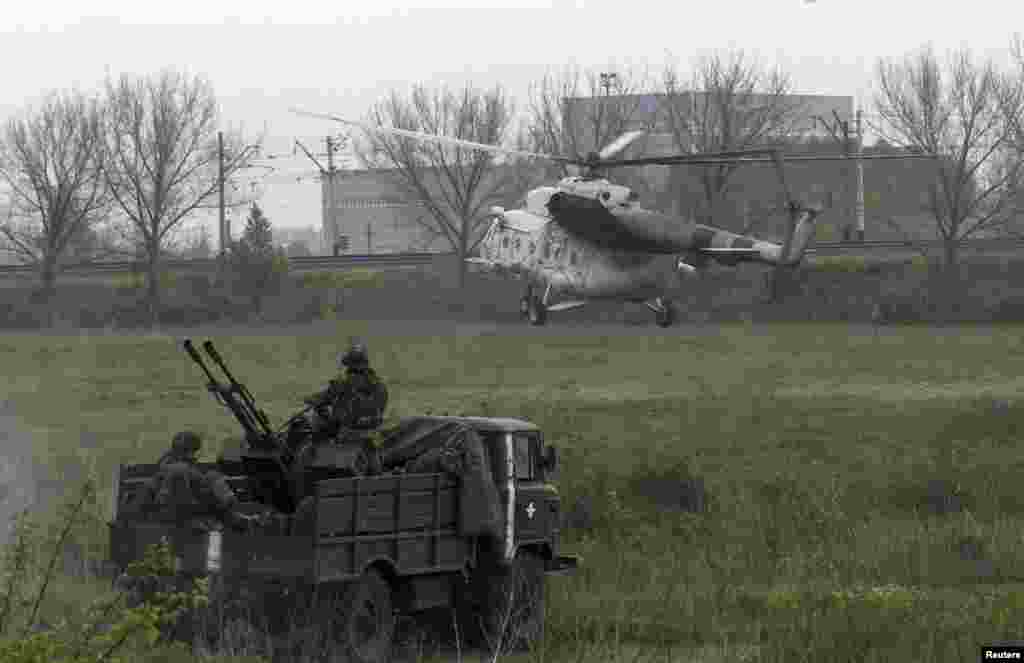 Українські військові біля Слов&rsquo;янська