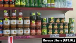 Rafturi într-un magazin de la Tiraspol