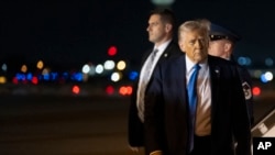 На вопрос, близко ли соглашение между Киевом и Москвой, Дональд Трамп сказал, что «надеется на это»