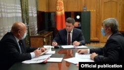 Талант Мамытов, Рыскелди Мусаевди жана Максат Мамытканов.