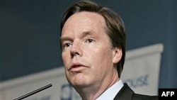 معاون سياسی وزير امور خارجه آمريکا تاکيد کرد که هنوز درباره «نکات نهايی قطعنامه سوم» و همچنين زمان صدور آن، توافقی صورت نگرفته است.