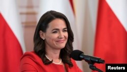 Novák Katalin államfő szerint válsághelyzetben biztos kézre, hideg fejre és együtt érző szívre van szükség, ezért ebben a helyzetben az a helyes, ha nem gördít akadályt az Országgyűlés elé - írta miután aláírta a katatörvény eltörlését. 