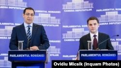 Premierul Victor Ponta și ministru delegat pentru proiecte de infrastructură Dan Șova, septembrie 2013.