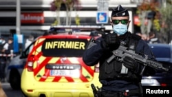 Околината на катедралата во Ница, каде се случил нападот, е под целосна полициска блокада