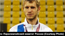У березні 2025 року на війні загинув інший росіянин із порушеннями інтелекту – паралімпієць Олександр Работницький (на фото)