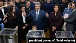 Петр Порошенко на избирательном участке, 31 марта 2019 года 