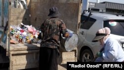 Назди гузаргоҳи Фотеҳобод