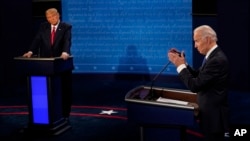 Joe Biden dhe Donald Trump gjatë debatit të dytë dhe të fundit presidencial të mbajtur më 22 tetor të vitit 2020. Fotografi nga arkivi.