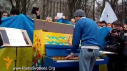 Недільне віче євромайданівців у Дніпропетровську зібрало тисячі людей