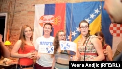 Navijanje za Vatrene i Zmajeve