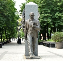 Пам’ятник Федору Щербині на Кубані в місті Краснодарі. Федір Щербина (1849–1936) – український статистик, економіст, соціолог, громадський діяч та історик Кубані