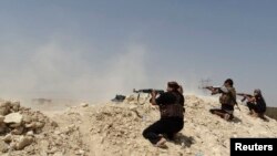 شبه‌نظامیان قبایل سنی عراق در منطقه حدیثه در حال درگیری با نیروهای حکومت خودخوانده اسلامی