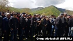 По итогам схода было заявлено, что большинство панкисцев выразили сомнение в целесообразности проведения диалога по поводу строительства ГЭС