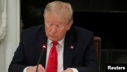 Bivši predsednik Sjedinjenih Američkih Država Donald Tramp (Trump) u Beloj kući u Vašingtonu, 18. jun 2020.