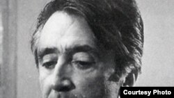 فرخ غفاری، نه تنها يکی از آگاهان سينما، تئاتر و ادبيات ايران بود، بلکه از دانش شايسته ای در ادبيات و هنر فرانسه نيز برخوردار بود.