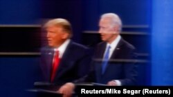 Președintele Donald Trump și contracandidatul democrat Joe Biden.