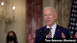 АКШ президенти Жо Байден Мамлекеттик департаменттин кызматкерлеринин алдында чыгып сүйлөөдө. Вашингтон. 2021-жылдын 4-февралы.
