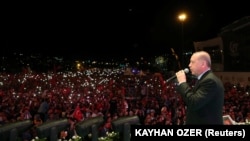 Президент Режеп Тайып Эрдоган төңкөрүш аракетинин эки жылдыгына арналган иш-чарада, Стамбул, 15-июль 2017-жыл.