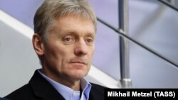 «Мені невідомо про те, що така розмова могла відбутися. Я також не можу нічого сказати про автентичність цього запису», – цитує слова Пєскова російське державне агентство ТАСС