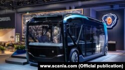 Представник Scania підтвердив, що чоловік працював консультантом у фірмі