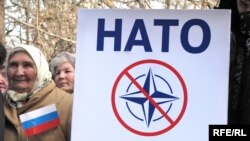 (архівна фотографія) Протест проти вступу України до НАТО у Сімферополі, 2009 рік