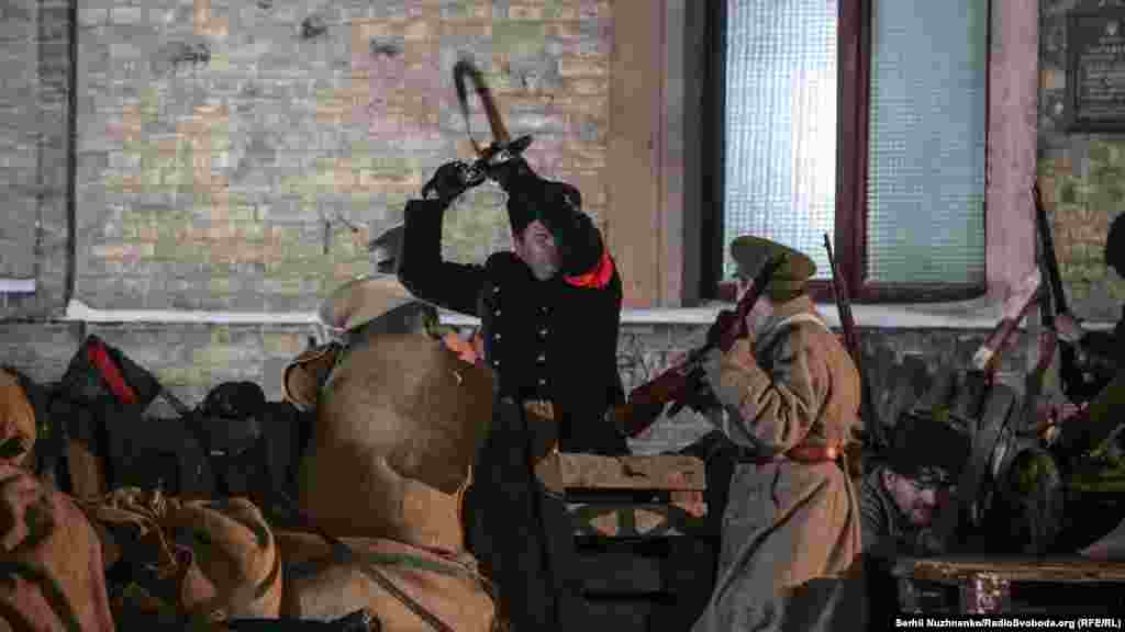 В рукопашну