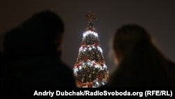Ялинку традиційно засвітять 19 грудня