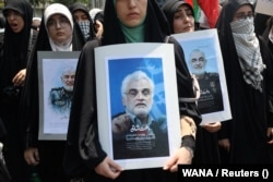 Антиізраїльська маніфестація в Тегерані після ізраїльських ударів. 13 червня 2025 року