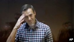 Lideri opozitar rus Aleksei Navalny, para gjykatës në Moskë.
