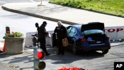 Автоунаа менен кол салуу окуясынан кийин тергөө жүрүүдө. Капитолий. Вашингтон, АКШ. 2021-жылдын 2-апрели.