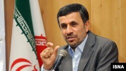 محمود احمدی‌نژاد می‌گوید، اختيار منهای مسئوليت، زمينه فساد را فراهم می‌آورد.