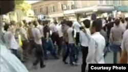  عکسی از یک ویدئوی منتشر شده، که منتسب به تظاهرات روز شنبه ارومیه است.