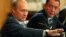 Михаил Лесин с Владимиром Путиным, 2002 год