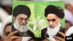 جمهورى اسلامى در سى سال گذشته در تقديس خشونت و در ترزيق خشونت به فضا و فرهنگ جامعه از هيچ كوششى دريغ نكرده و خشونت سياسى، مذهبى، فرهنگى و جنسيتى را به نام مذهب، اخلاق، امنيت ملى، عفاف و حجاب و ناموس و ... تقديس، تقويت، ترويج و قانونى كرده است.